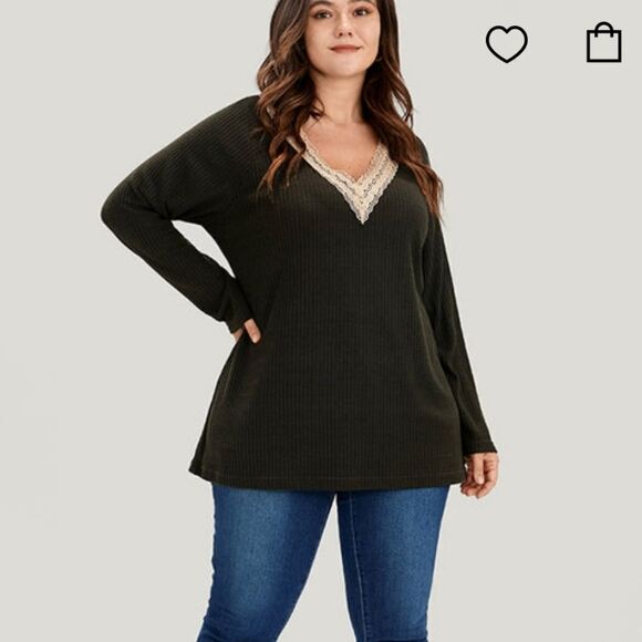 NWT BloomChic v neck lace trim top 10/M - Picture 1 of 8